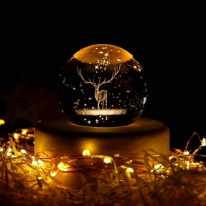 Boule en Cristal D'élan 3D Boule en Verre luminescente Wapiti avec Base en Bois Utilisée pour Les Enfants Anniversaire Cadeaux de la Saint Valentin Décoration de Bureau - BHHWJKOJS